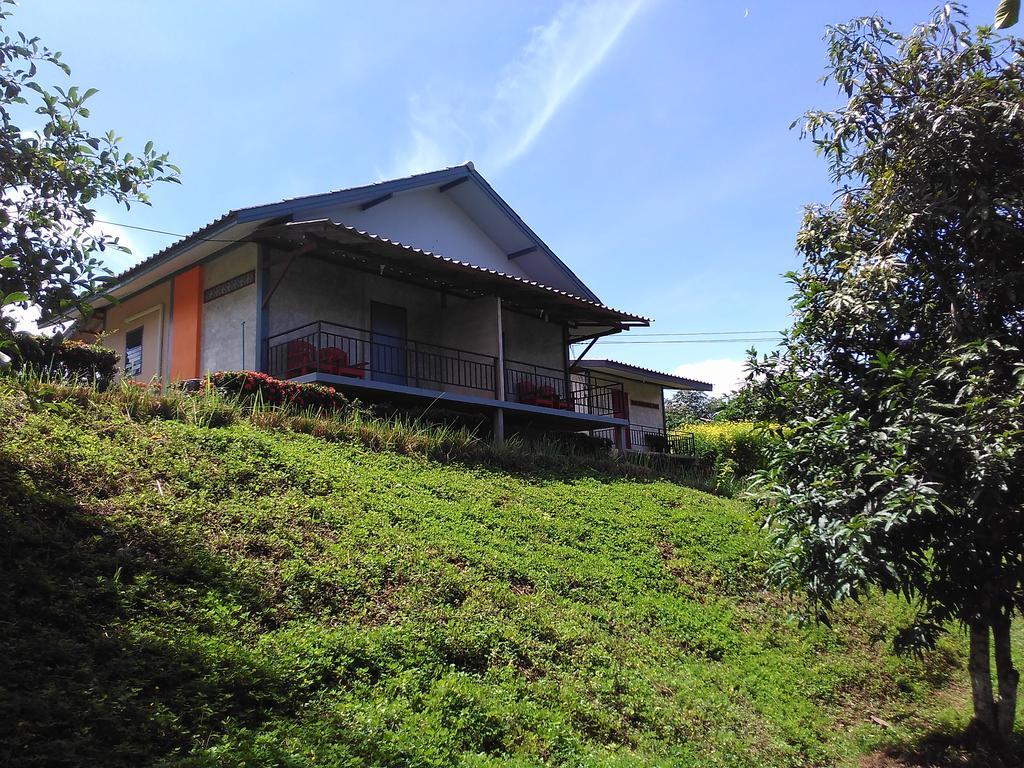 Ban Suan Sukjai Mae Sariang Hotel Luaran gambar
