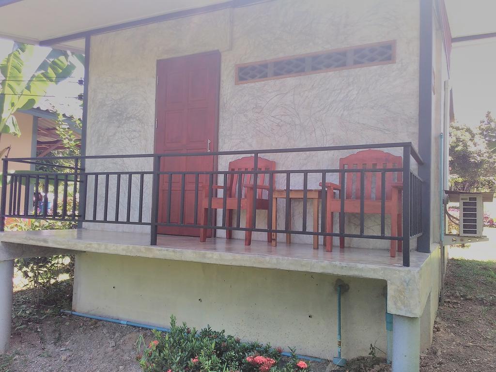 Ban Suan Sukjai Mae Sariang Hotel Luaran gambar