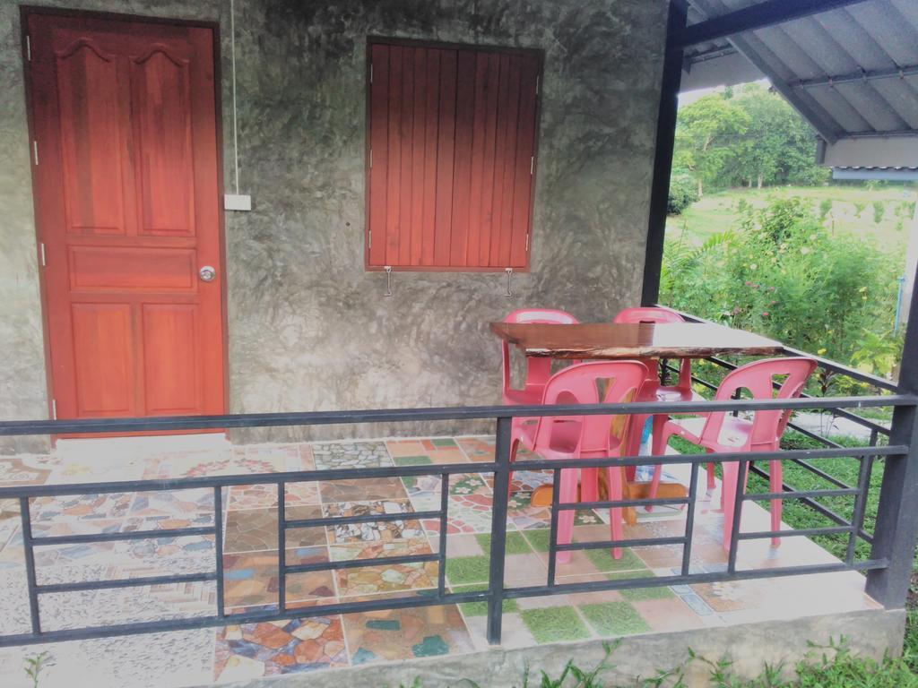 Ban Suan Sukjai Mae Sariang Hotel Luaran gambar
