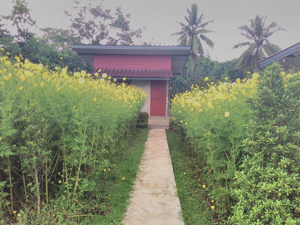 Ban Suan Sukjai Mae Sariang Hotel Luaran gambar