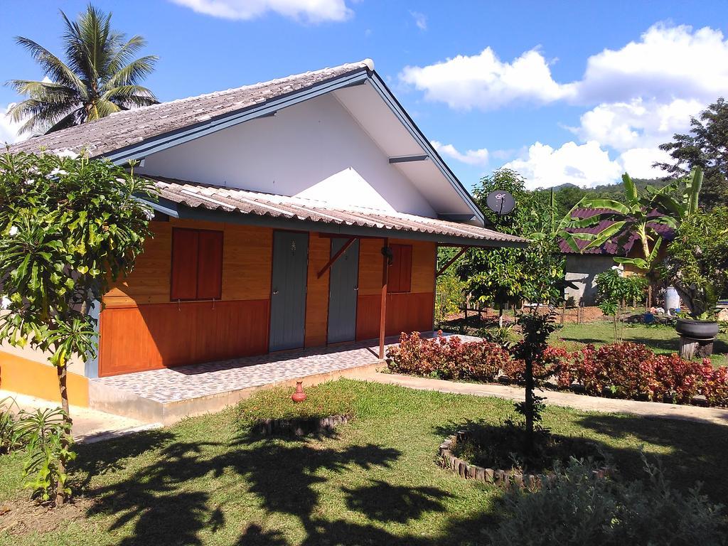 Ban Suan Sukjai Mae Sariang Hotel Luaran gambar