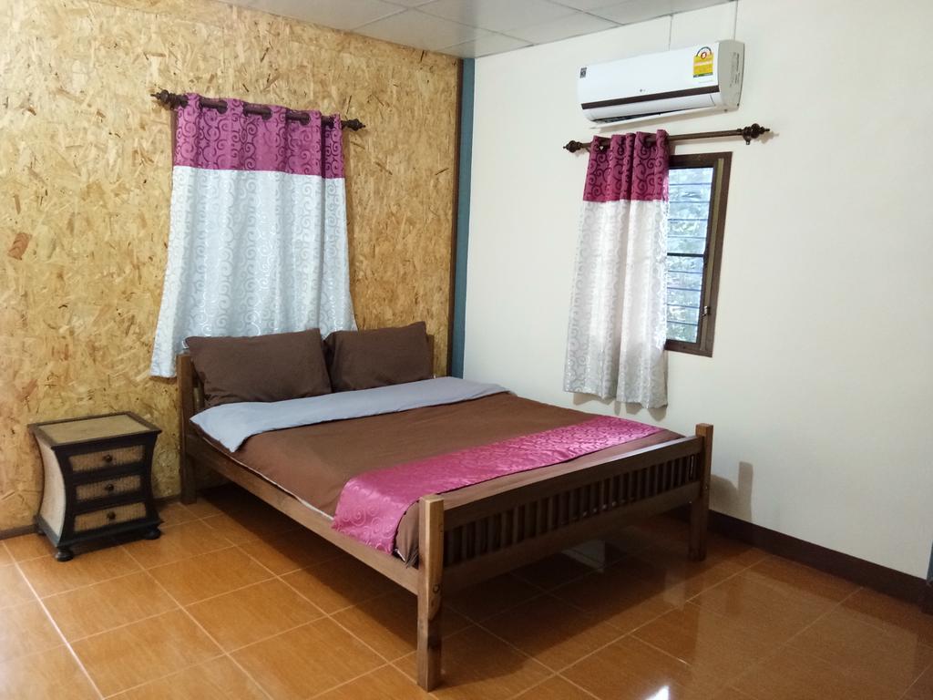 Ban Suan Sukjai Mae Sariang Hotel Luaran gambar
