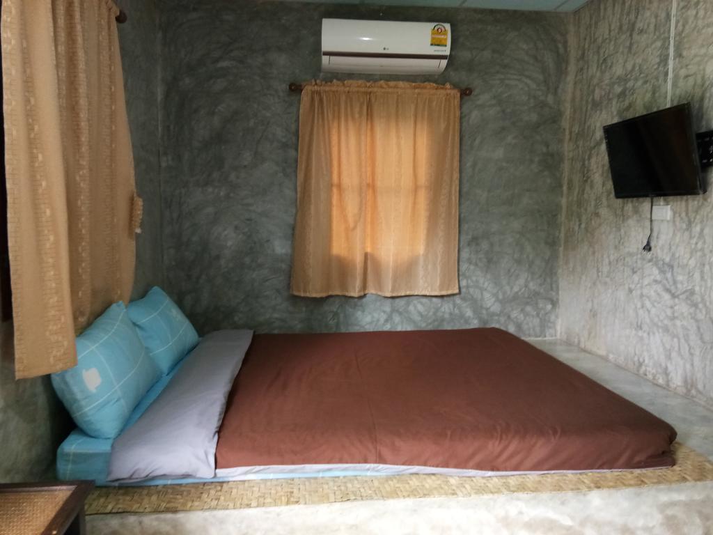 Ban Suan Sukjai Mae Sariang Hotel Luaran gambar