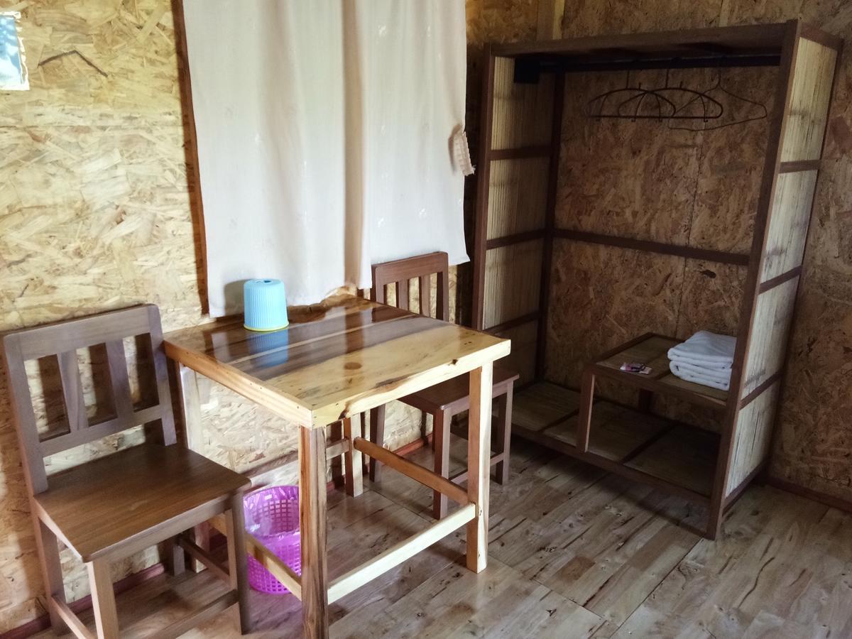 Ban Suan Sukjai Mae Sariang Hotel Luaran gambar