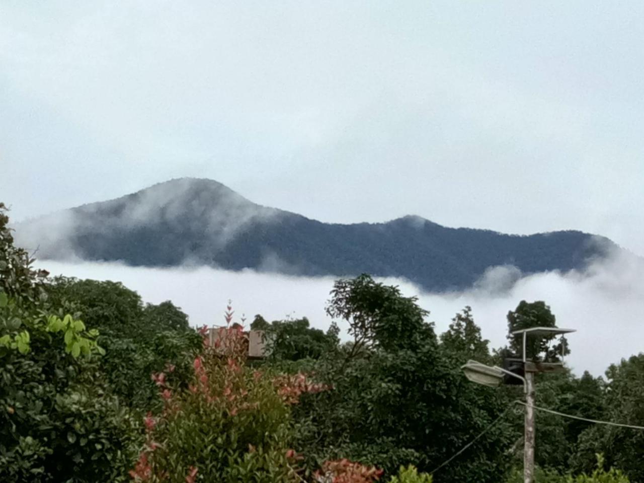 Ban Suan Sukjai Mae Sariang Hotel Luaran gambar