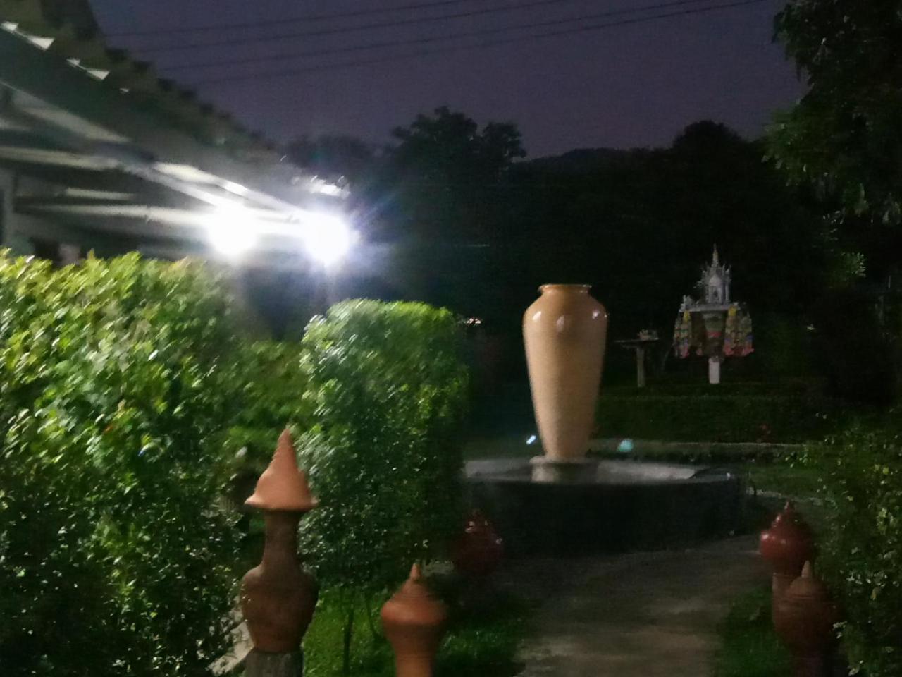 Ban Suan Sukjai Mae Sariang Hotel Luaran gambar