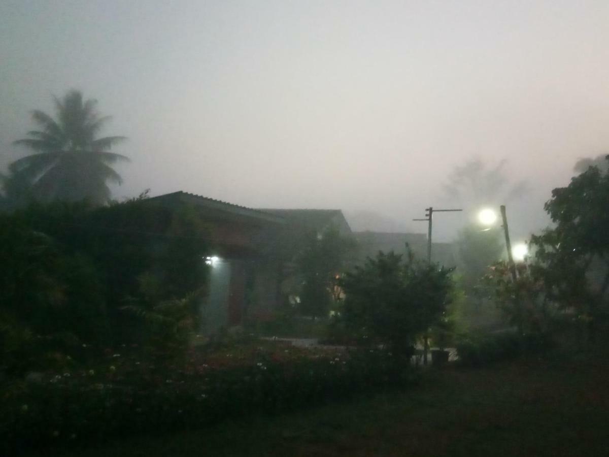 Ban Suan Sukjai Mae Sariang Hotel Luaran gambar