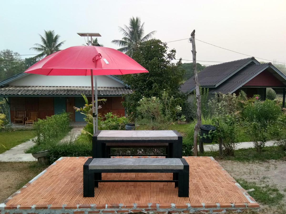 Ban Suan Sukjai Mae Sariang Hotel Luaran gambar