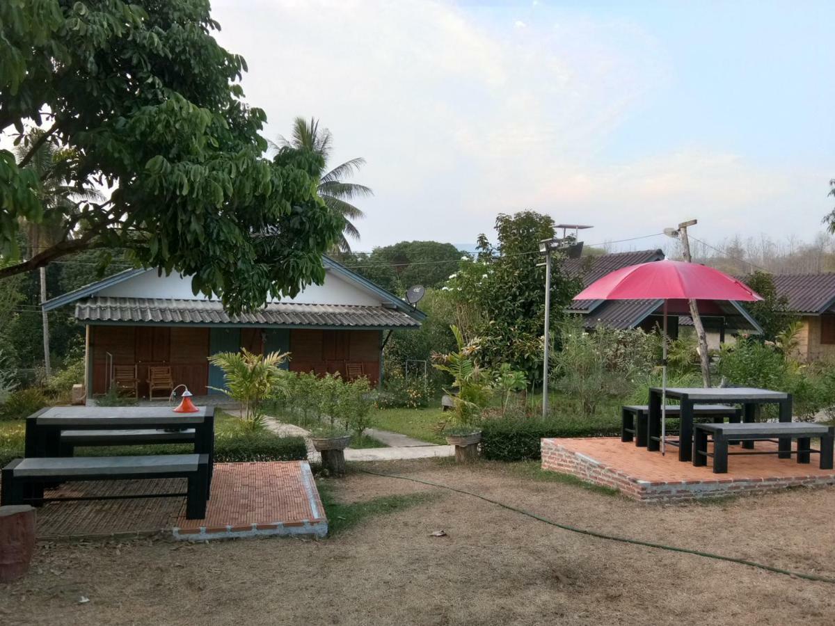 Ban Suan Sukjai Mae Sariang Hotel Luaran gambar