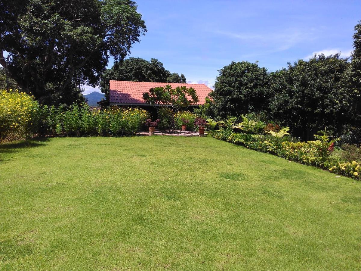 Ban Suan Sukjai Mae Sariang Hotel Luaran gambar