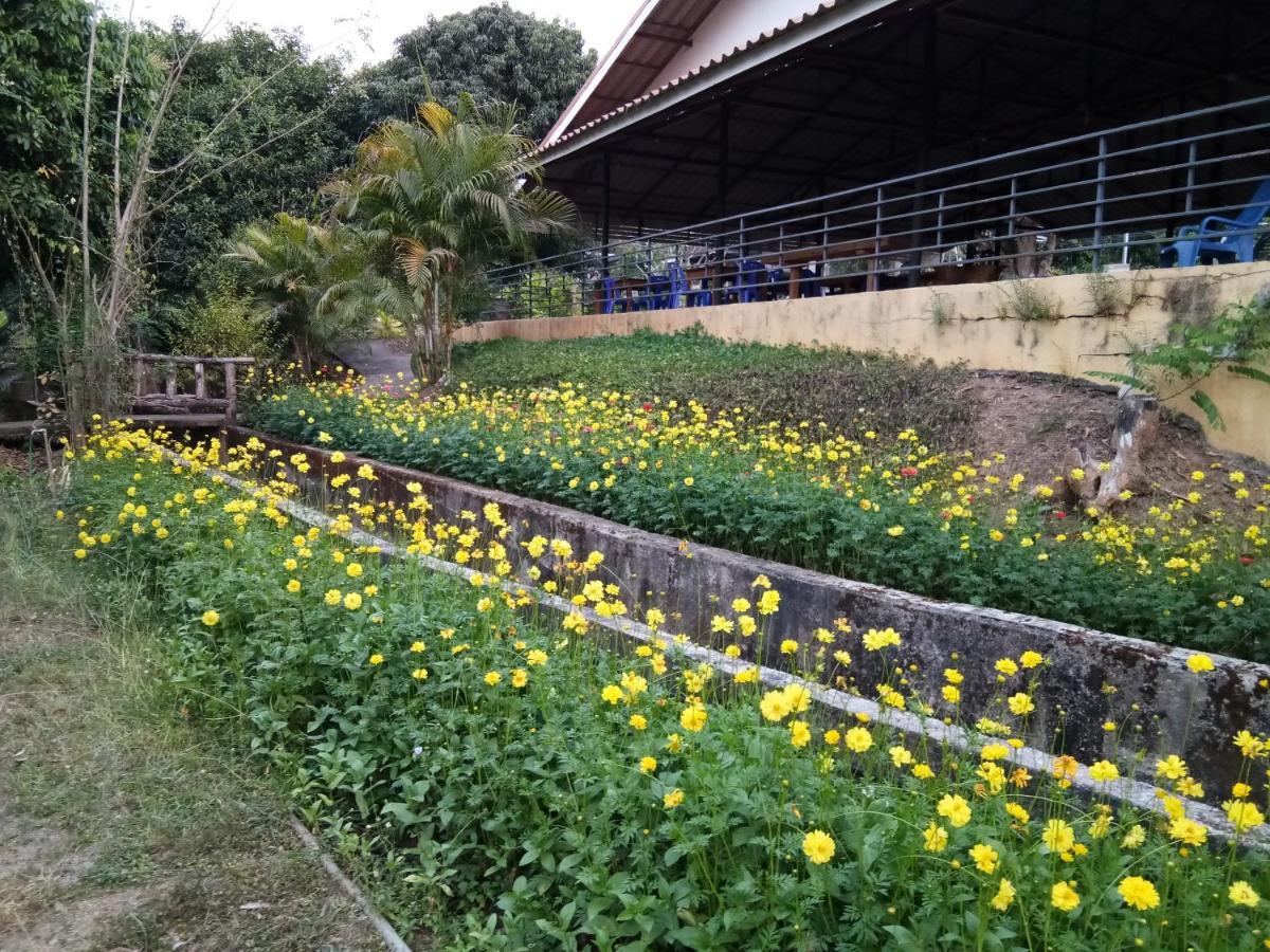 Ban Suan Sukjai Mae Sariang Hotel Luaran gambar